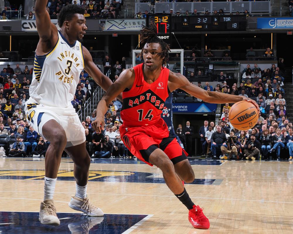 在篮球场上 在篮球场上