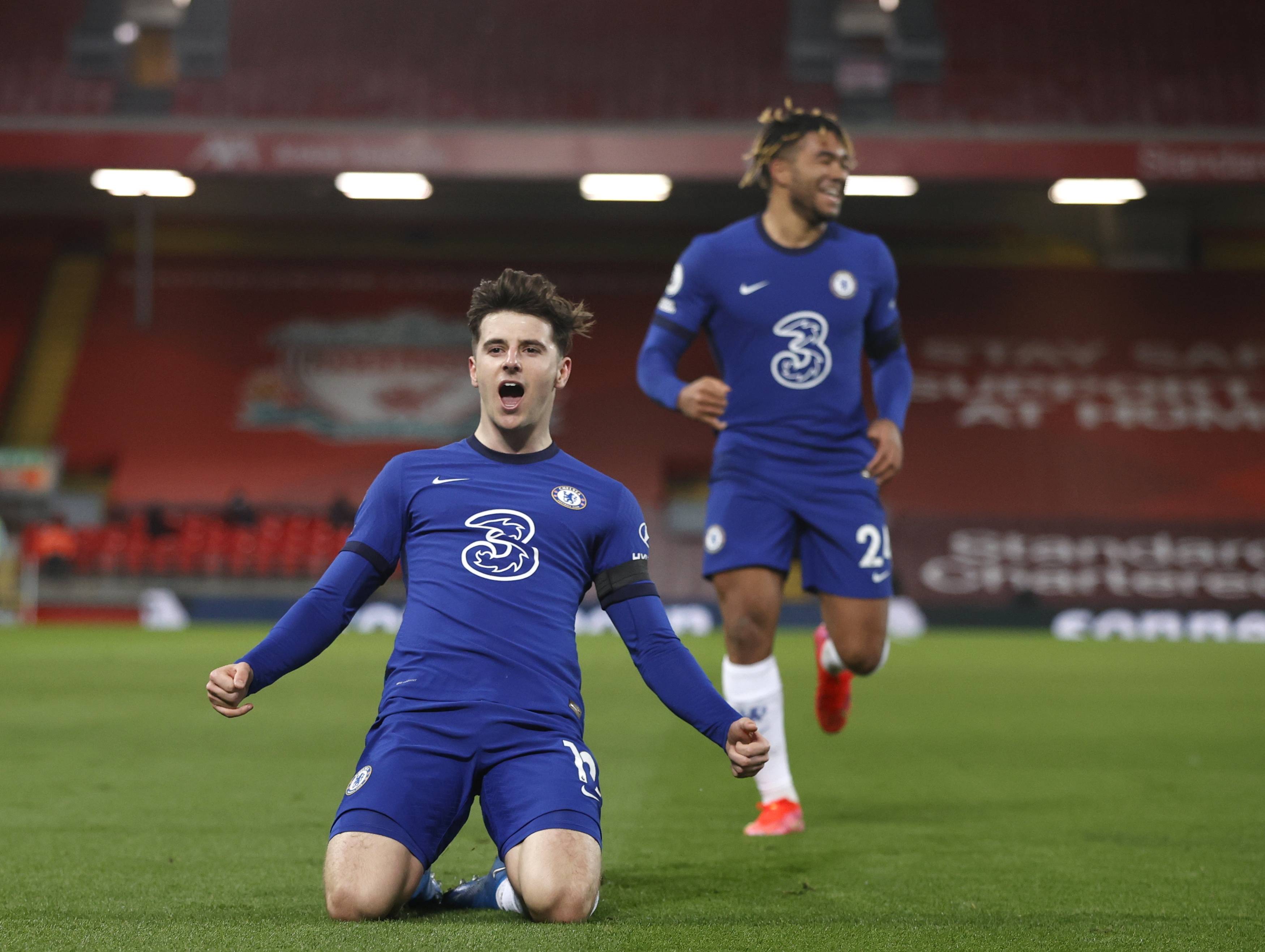 伦纳德突遭阴阳合同爆料，细节越来越清晰，多家队记对此给出态度